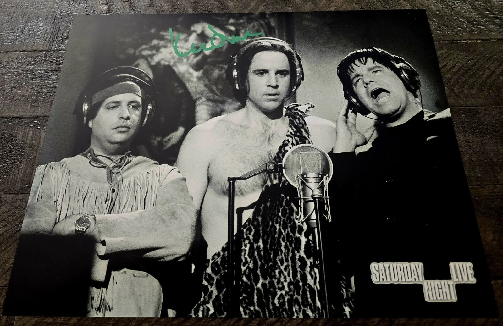Kevin Nealon — Kevin Nealon Signed 11x14 SNL Leeloo Multiprops Private Signing KAPOW Cert