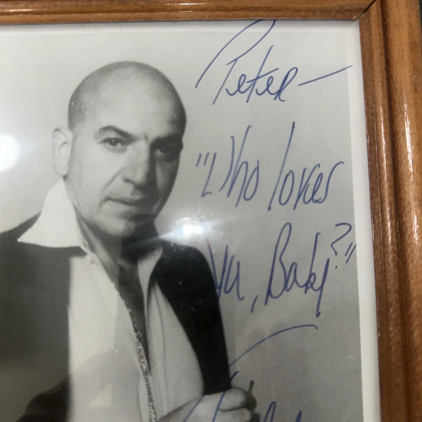 Telly Savalas — Telly Savalas KOJAK Vintage Hand Signed Celebrity Photo “Who Loves Ya, Baby?”, изображение 2