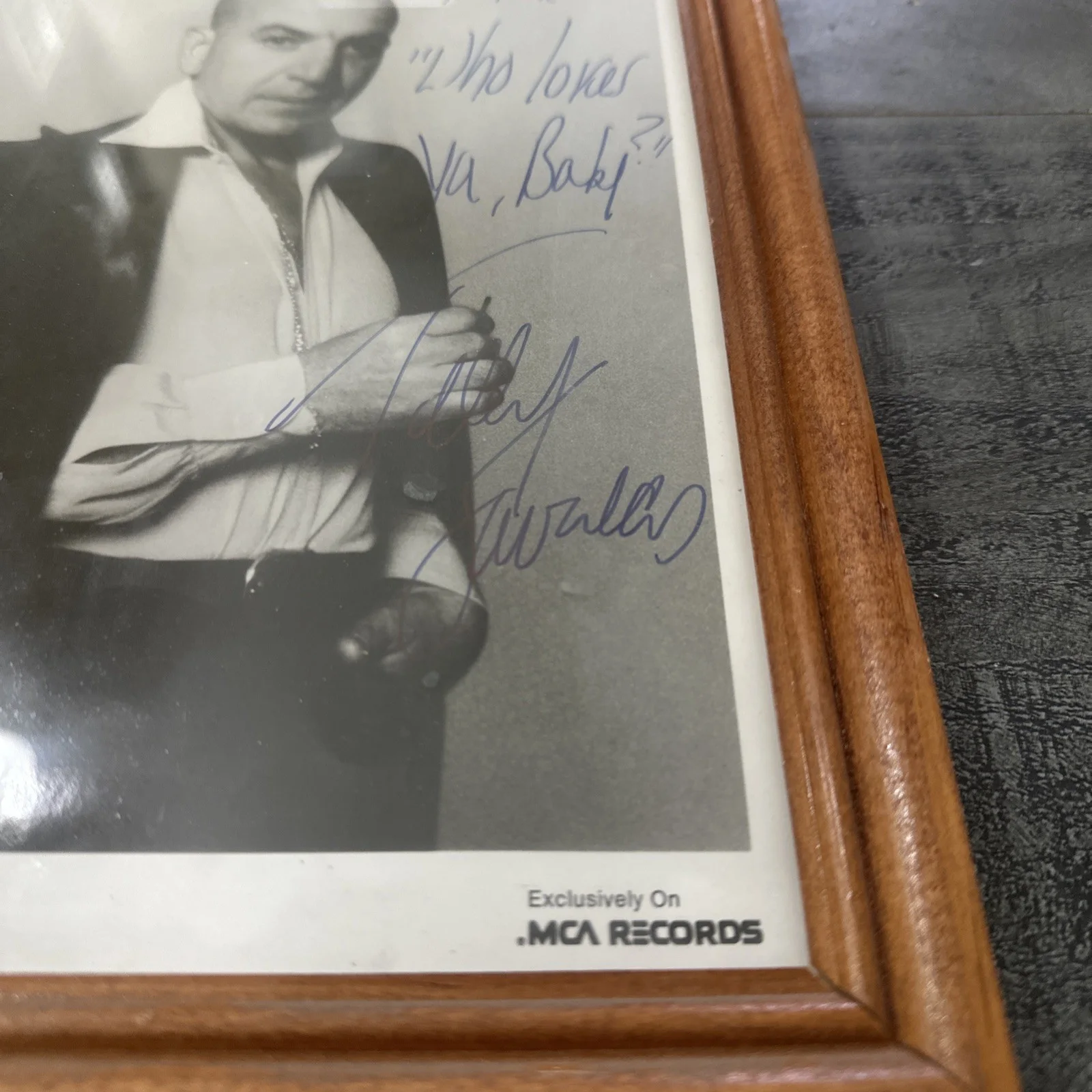 Telly Savalas — Telly Savalas KOJAK Vintage Hand Signed Celebrity Photo “Who Loves Ya, Baby?”, изображение 5