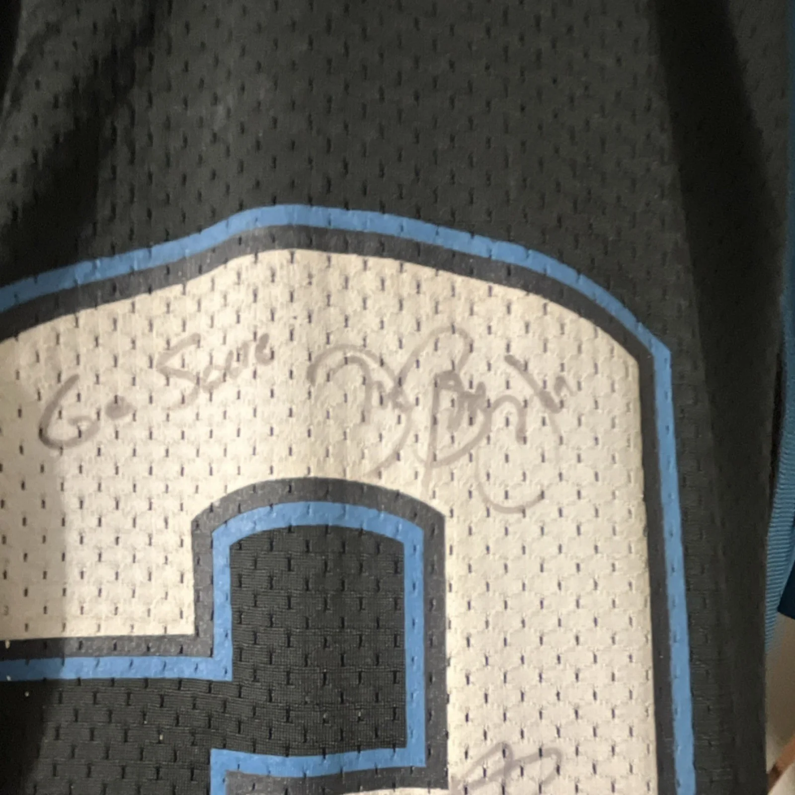 Bon Jovi Signed #3 Jersey Black/Blue “BON JOVI” “SOUL” Autographed, изображение 3