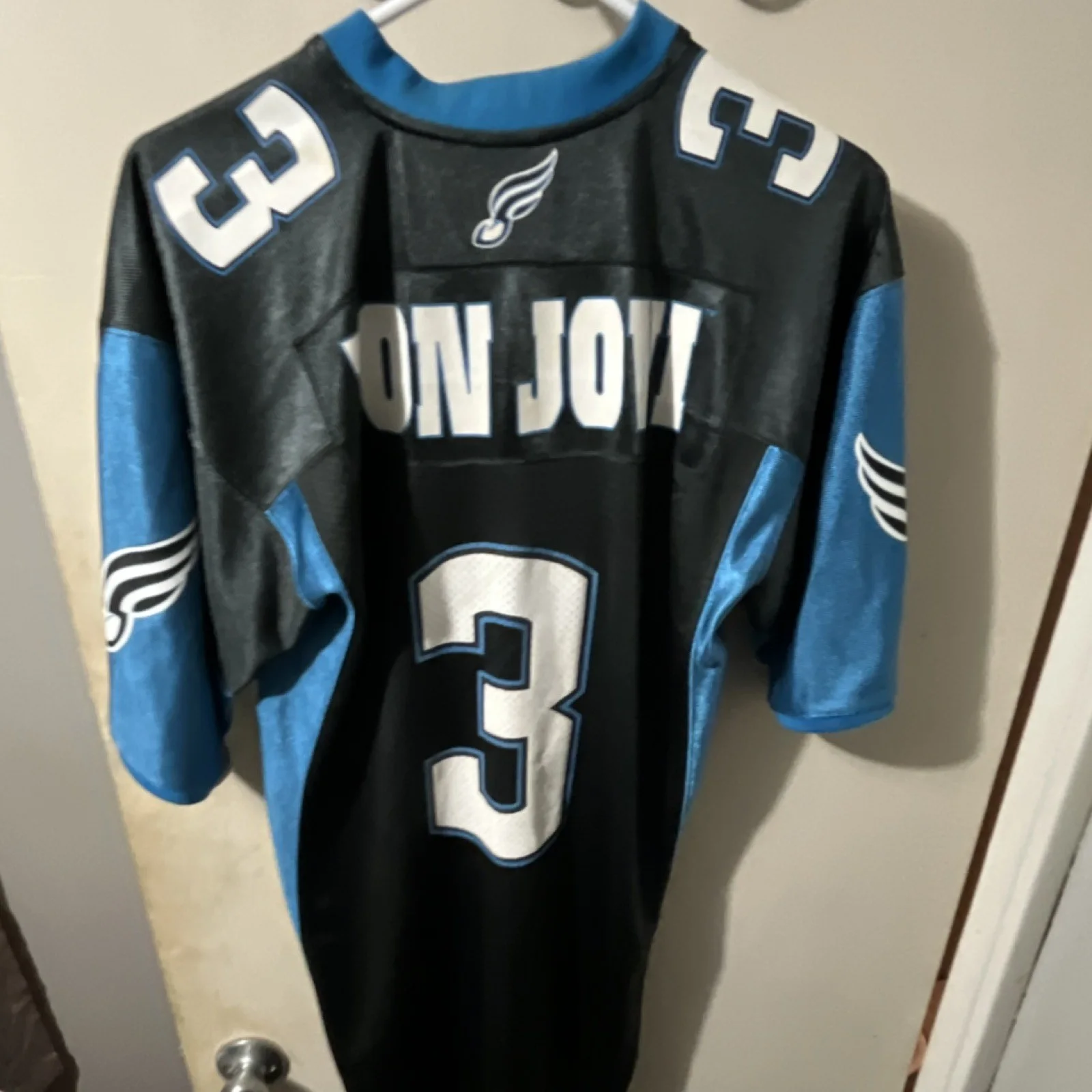 Bon Jovi Signed #3 Jersey Black/Blue “BON JOVI” “SOUL” Autographed, изображение 4