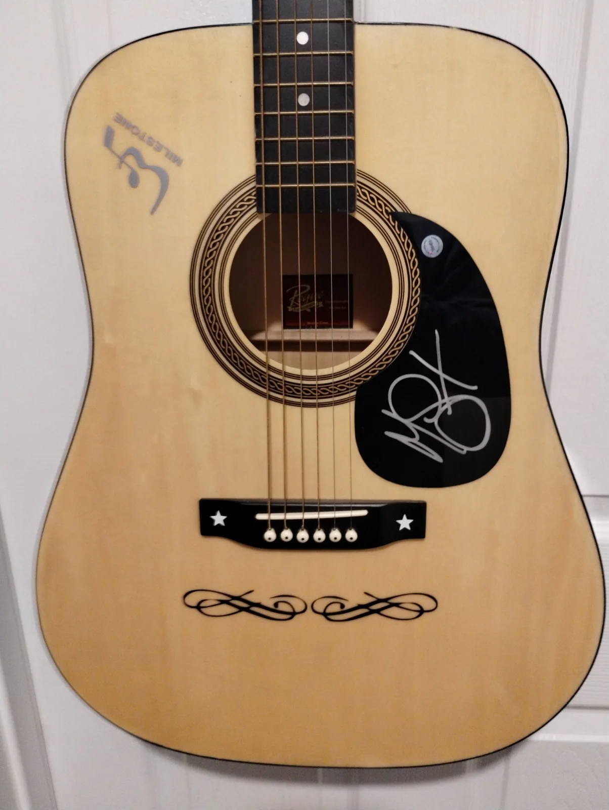 Miranda Lambert Autographed Guitar Guaranteed Authentic ** Reduced **, image 2