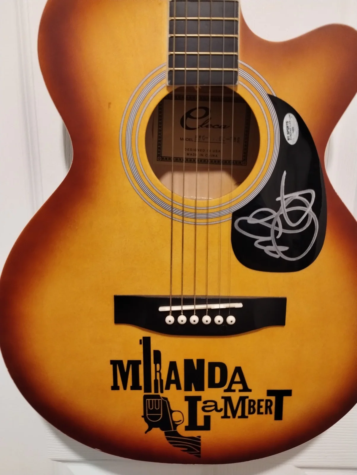 Miranda Lambert Autographed Guitar W COA ** Reduced **, image 2