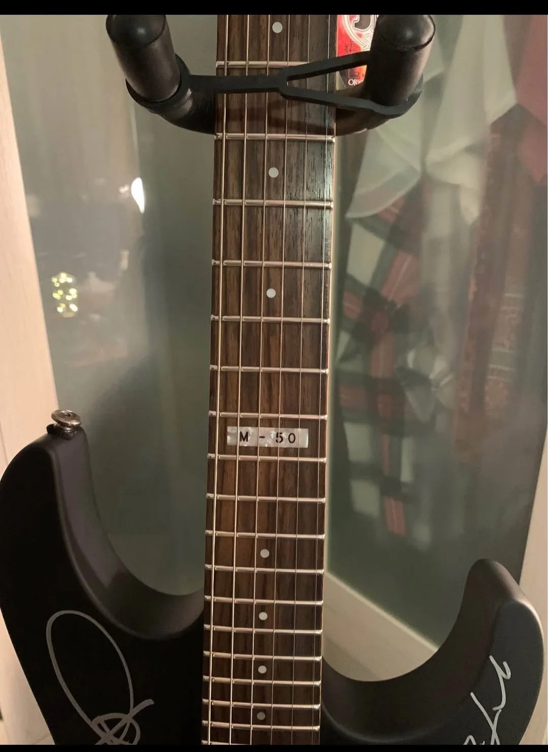 Guitar With Original Slayer Members Autographs, image 4
