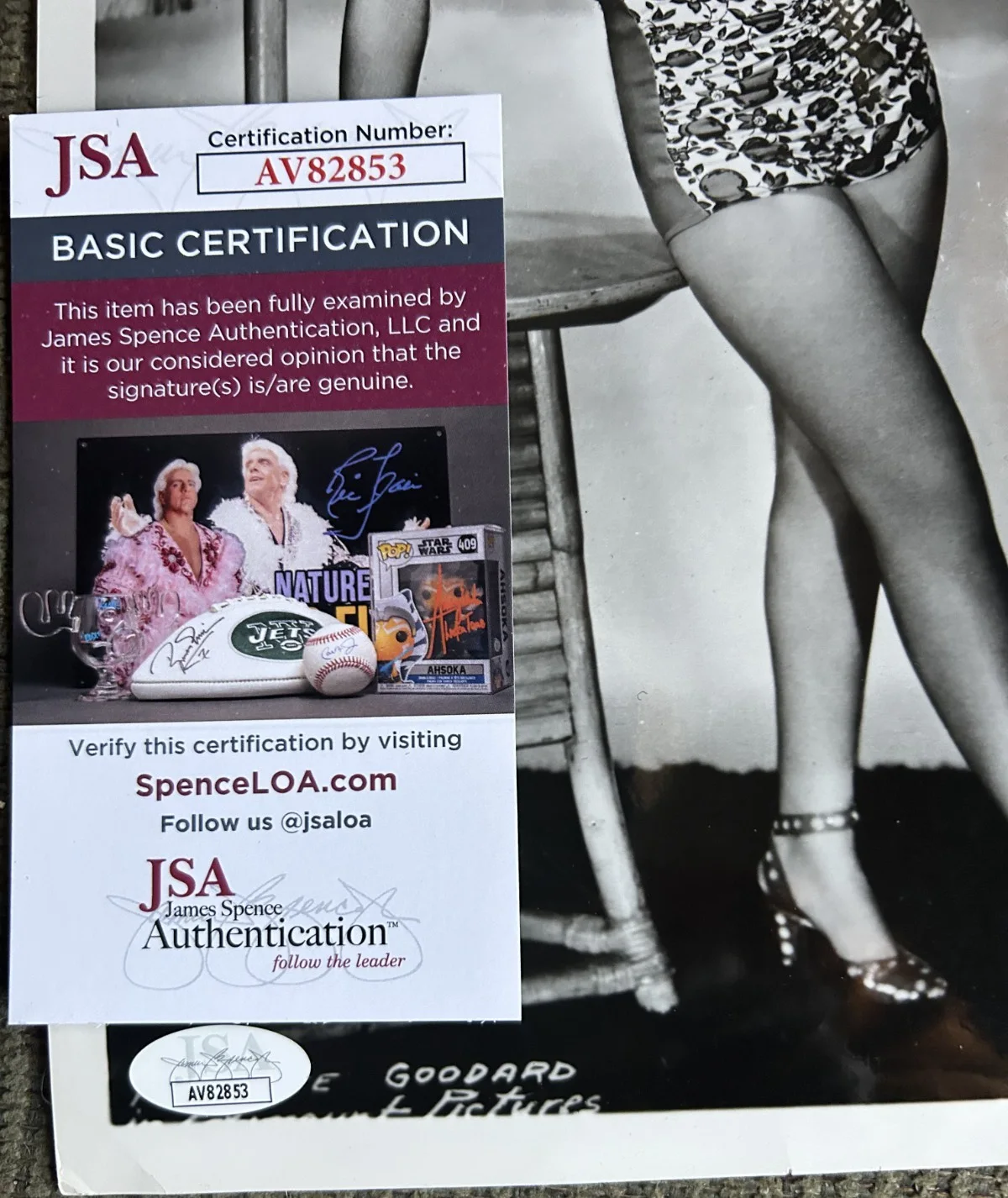 Beautiful Paulette Goddard JSA Signed Autographed 8x10 Photo JSA Certified, изображение 2