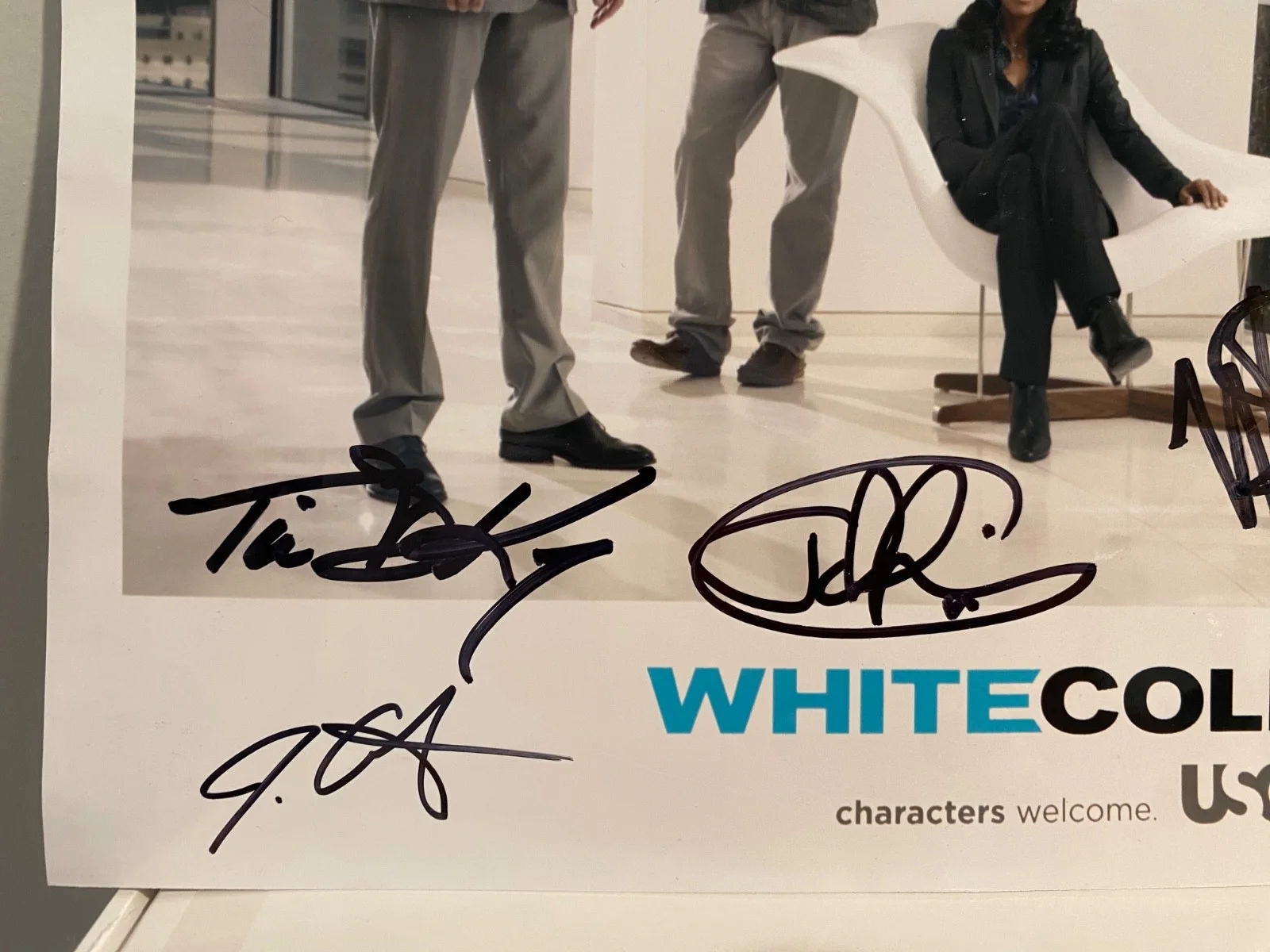 White Collar SDCC 2010 Cast Autographed Print RARE Matt Bomer Tim DeKay 8.5x11, изображение 2