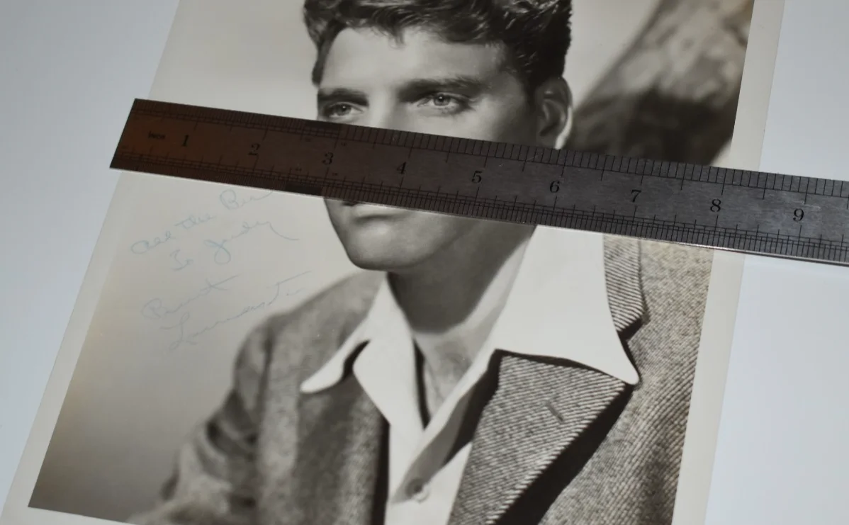 Burt Lancaster — 8.5" X 10" Burt Lancaster Pen Signed Black & White Promo Photo Hal Wallis, изображение 5