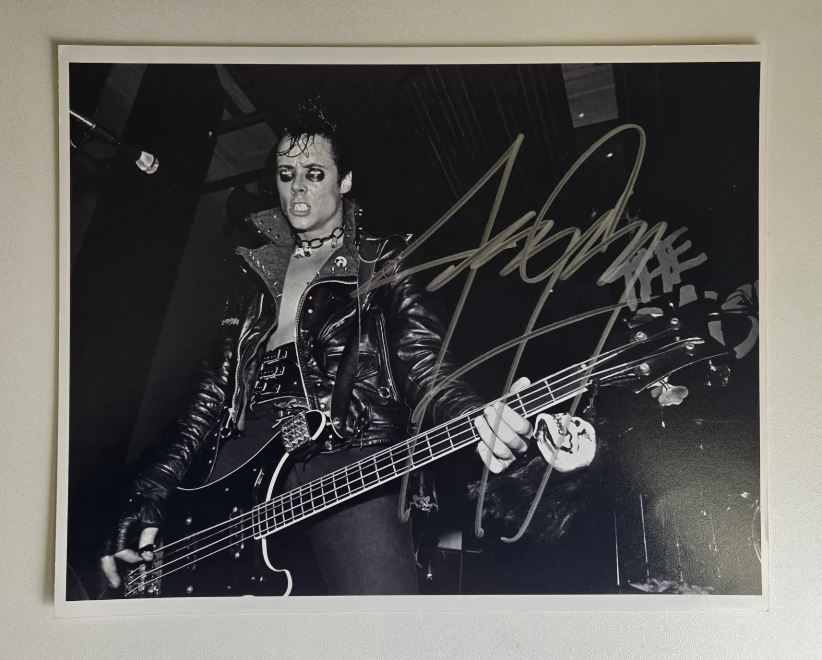 *SIGNED* Jerry Only (Misfits bassist) 8x10 in Glossy Photo, image 2