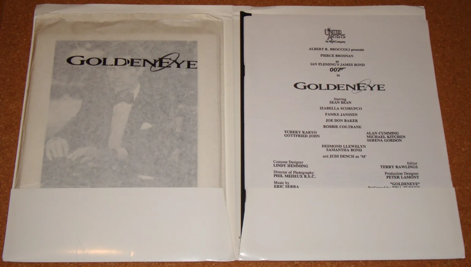 JAMES BOND: GOLDENEYE - rare 1995 US press kit, inc 14 stills/photos, изображение 2
