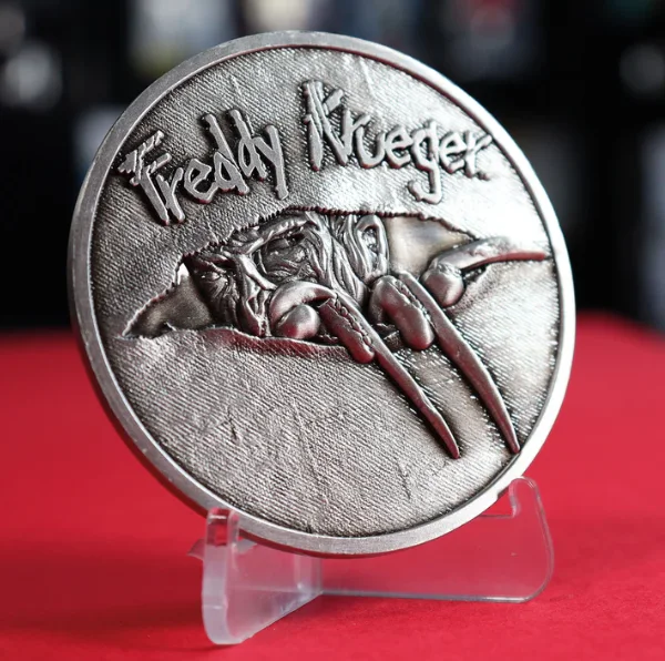 A Nightmare on Elm Street Limited Edition FaNaTtiK Coin & Medallion Bundle, изображение 4