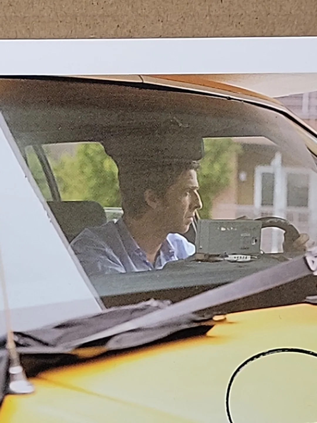*RARE* Noel Gallagher Signed Photo From "Everybody's On The Run" Music Video!, изображение 3