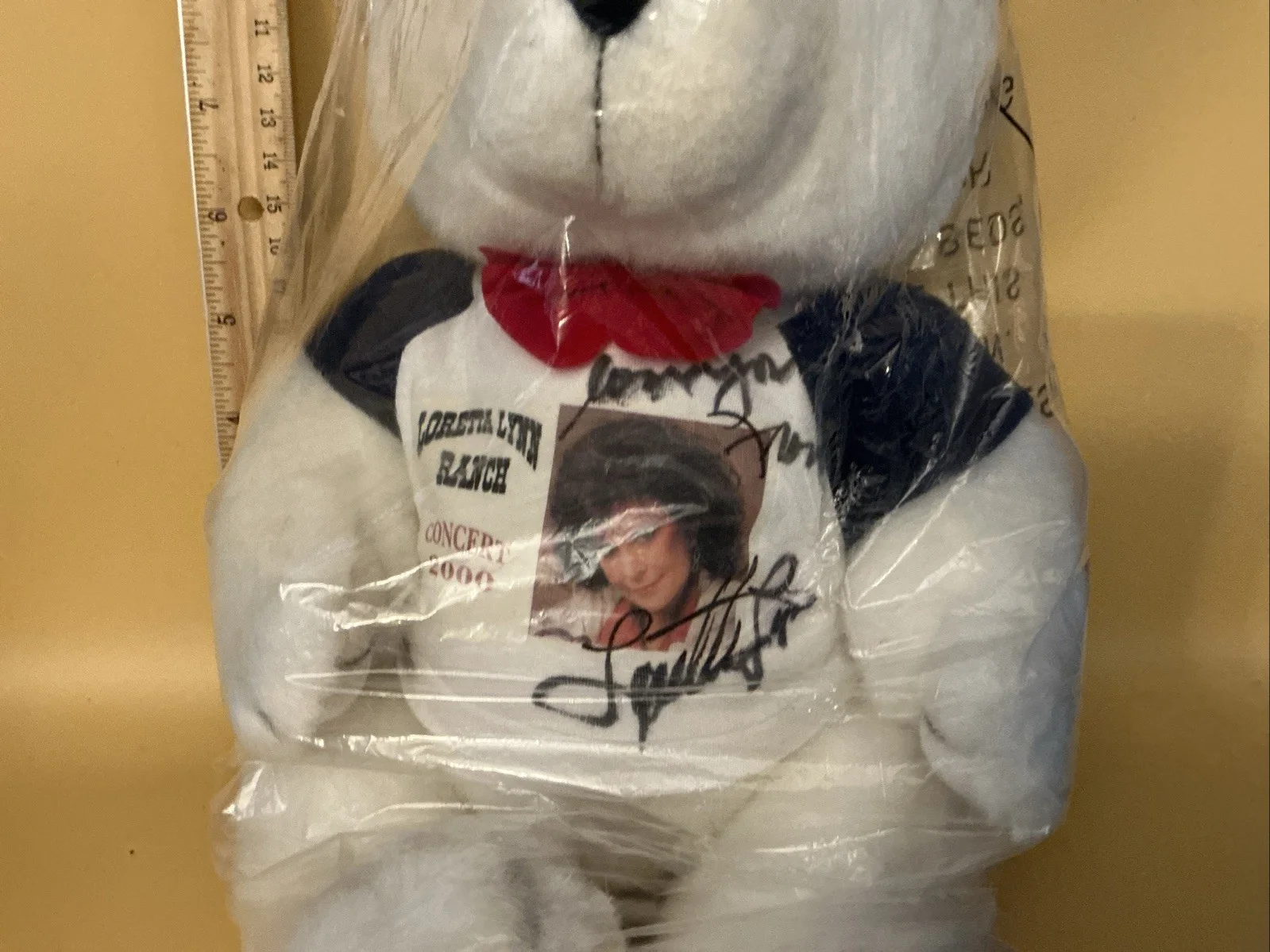 LORETTA LYNN AUTOGRAPH TEDDY BEAR BEAUTIFUL, image 2