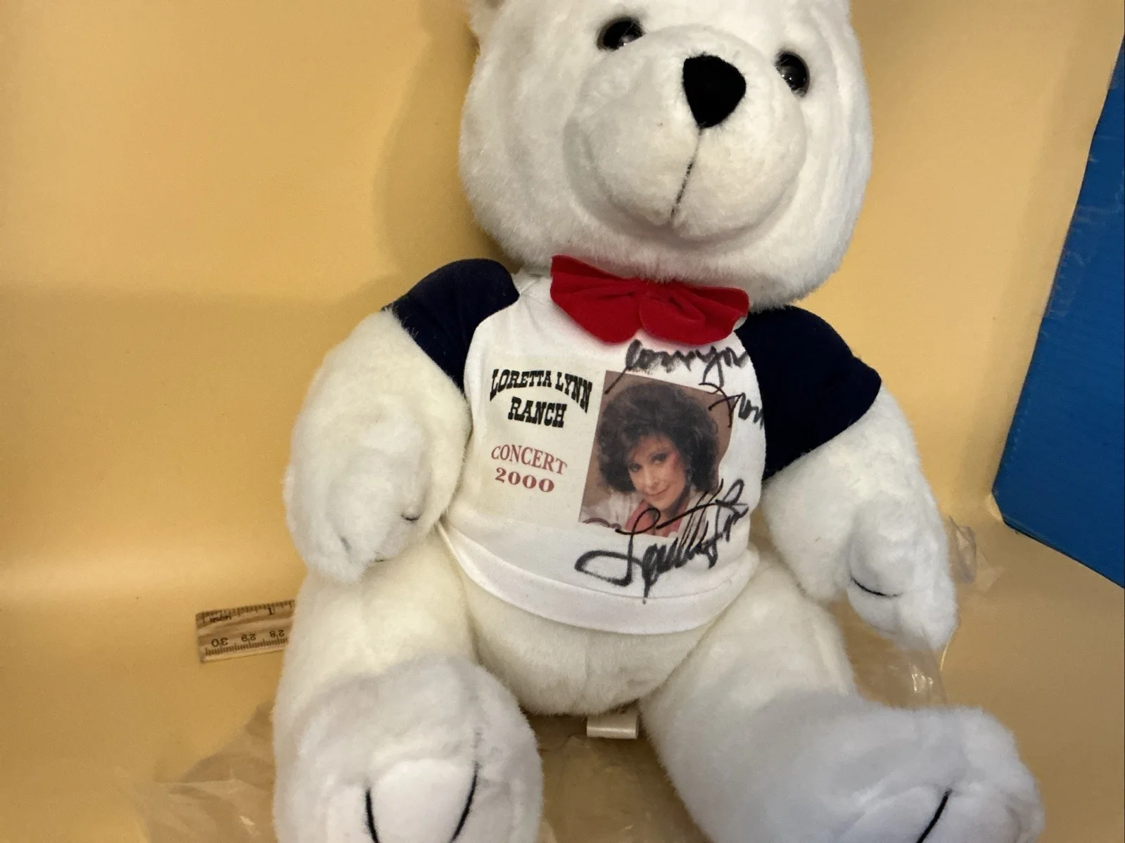 LORETTA LYNN AUTOGRAPH TEDDY BEAR BEAUTIFUL, image 5
