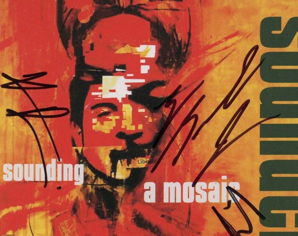 BEDOUIN SOUNDCLASH — Bedouin Soundclash signed "SOUNDING A MOSIAC" CD Booklet Jay, Pat, Eon ACOA COA, изображение 4