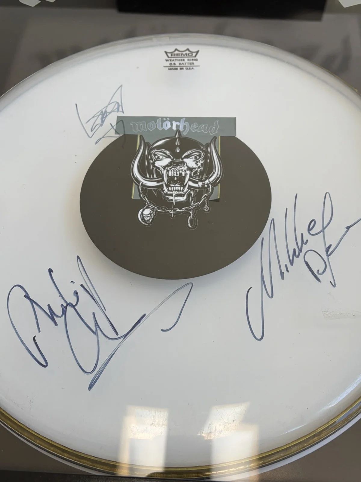 Phil Campbell, Mikkey Dee, Lemmy Kilmister — Motorhead Signed Autograph 14" Drumhead With Case- Lemmy Kilmister Mikkey Phil, image 5