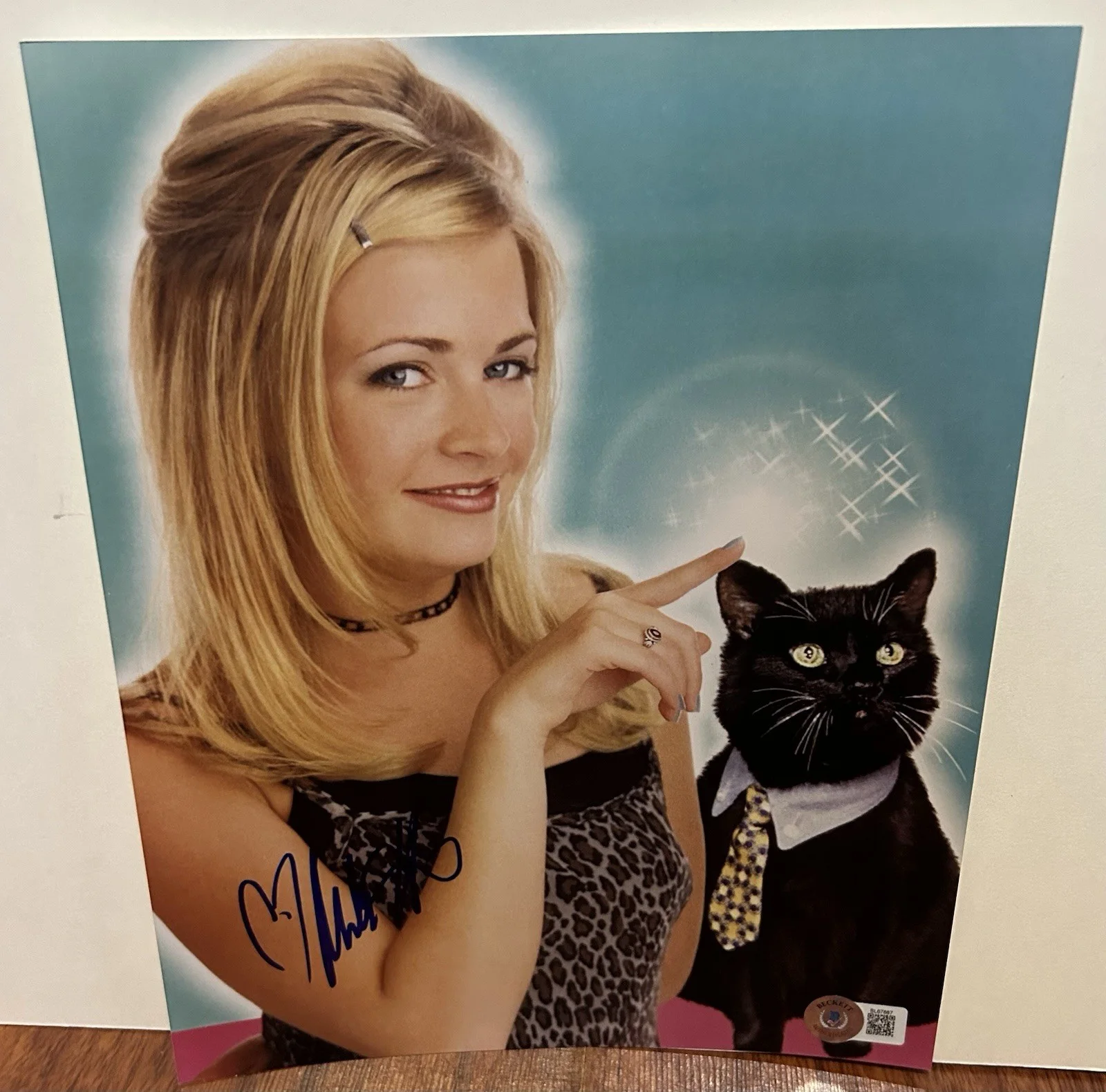 Melissa Joan Hart — MELISSA JOAN HART SIGNED SABRINA WITCH CLARISSA 8x10 PHOTO D BECKETT BAS