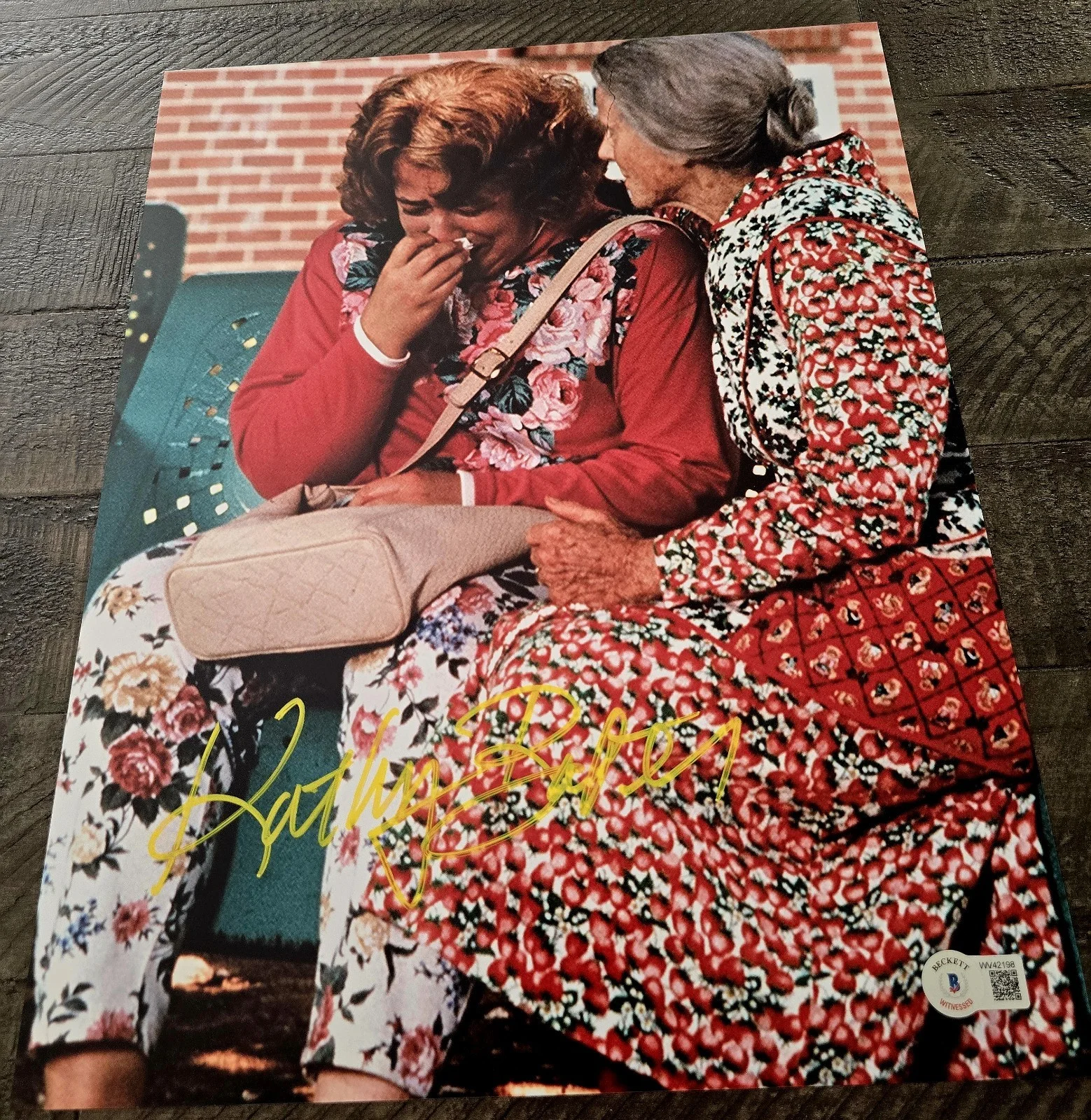 Kathy Bates — Kathy Bates Signed 11x14 Fried Green Tomatoes Beckett Witnessed