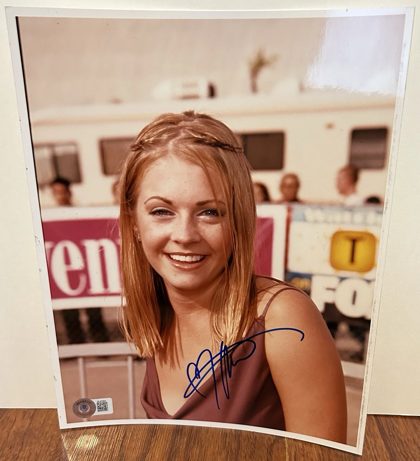 Melissa Joan Hart — MELISSA JOAN HART SIGNED SABRINA WITCH CLARISSA 8x10 PHOTO BECKETT BAS