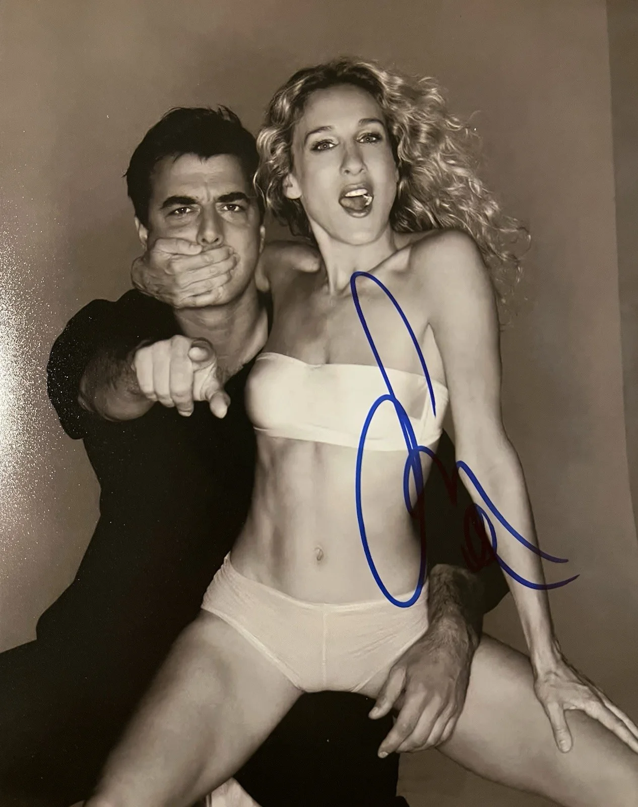 Sarah Jessica Parker — Sarah Jessica Parker Signed 8x10 Photo with COA Autograph Sex And The City