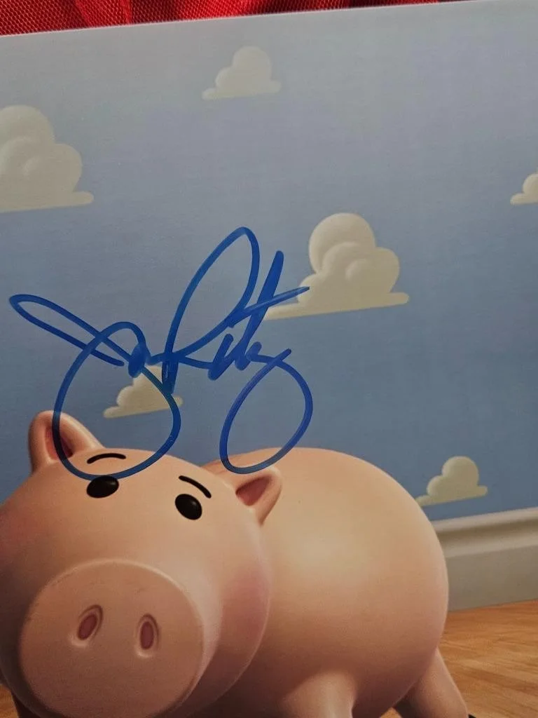 JOHN RATZENBERGER — JOHN RATZENBERGER HAND SIGNED AUTOGRAPHED 8X10 PHOTO TOY STORY PIG HAMM AUTO COA, изображение 2