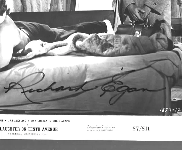 original Hand signed 8 x 10 photo by Richard Egan "Slaughter on 10th Avenue", изображение 2