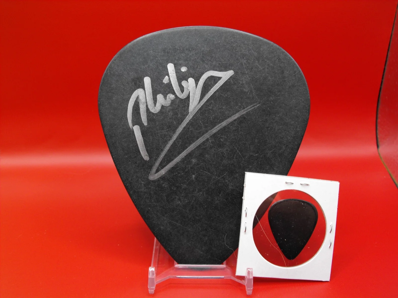 Hand Signed Motorhead Phil Campbell Autographed Jumbo Size Guitar Pic 5x4 inches, изображение 2