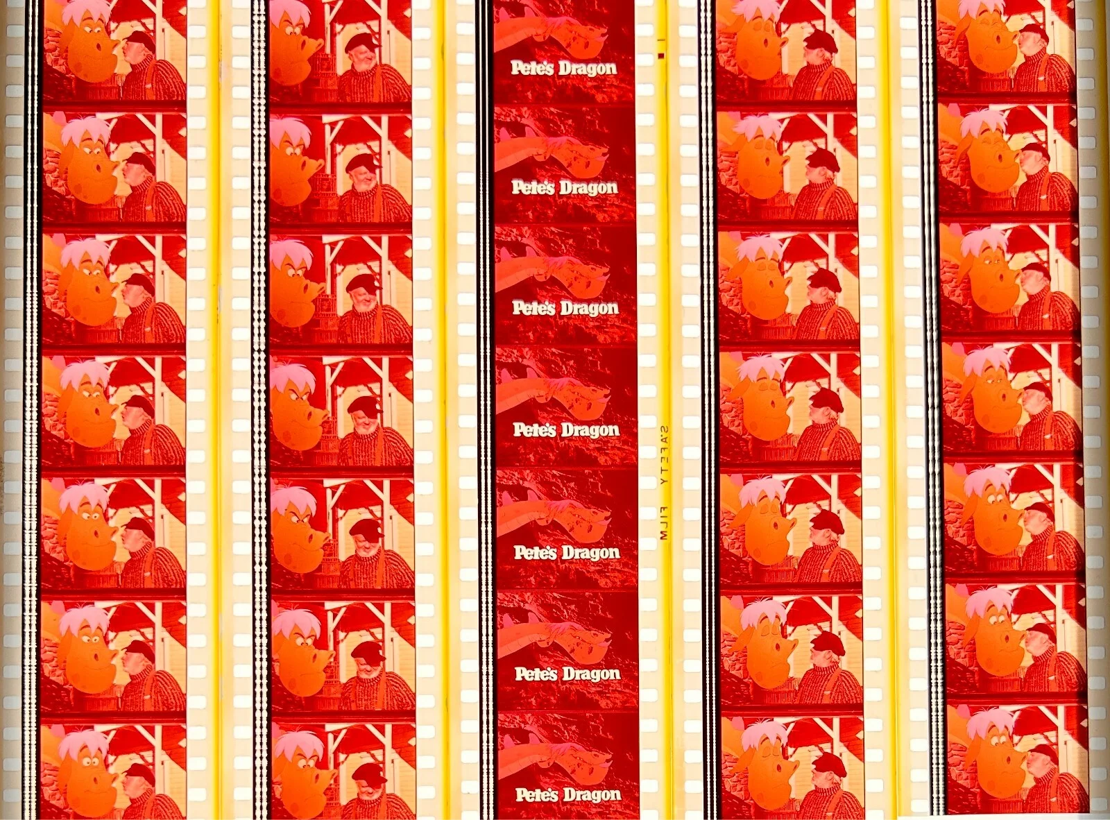 Walt Disney's Pete's Dragon 1977 Very Rare Genuine 35mm Unmounted Film Cells, изображение 4