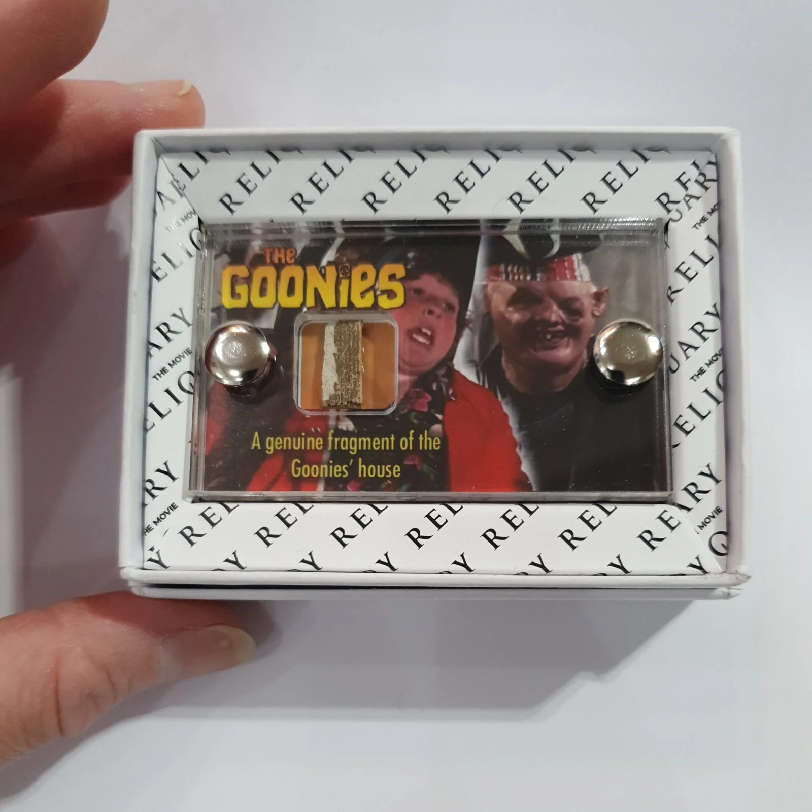 Auction** Movie Prop mini display The Goonies Screen-Used house piece with coa, image 2