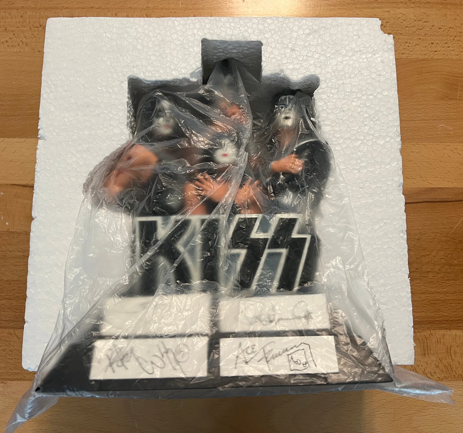 Peter Criss, Gene Simmons, Ace Frehley & Paul Stanley — Kiss Signed Gartlan Autographed LG Figurine Auto Criss Frehley Stanley Simmons
