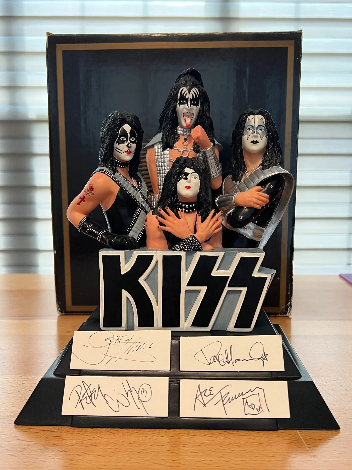 Peter Criss, Gene Simmons, Ace Frehley, Paul Stanley — Kiss Signed Gartlan Autographed LG Figurine Auto Criss Frehley Stanley Simmons, image 4