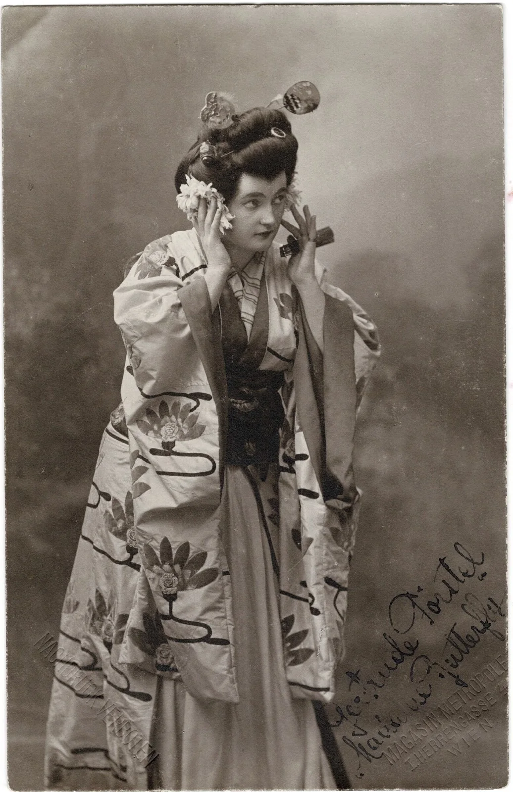Lot 4 Autographs Madama Butterfly & Elisabeth Höngen Bosabalian Förstel, изображение 3