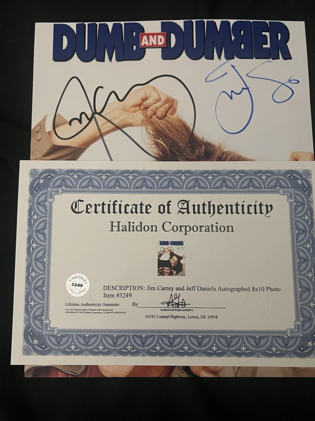 Jim Carrey — Jim Carrey And Jeff Daniels Autograph 8x10 Dumb & Dumber With COA, image 2