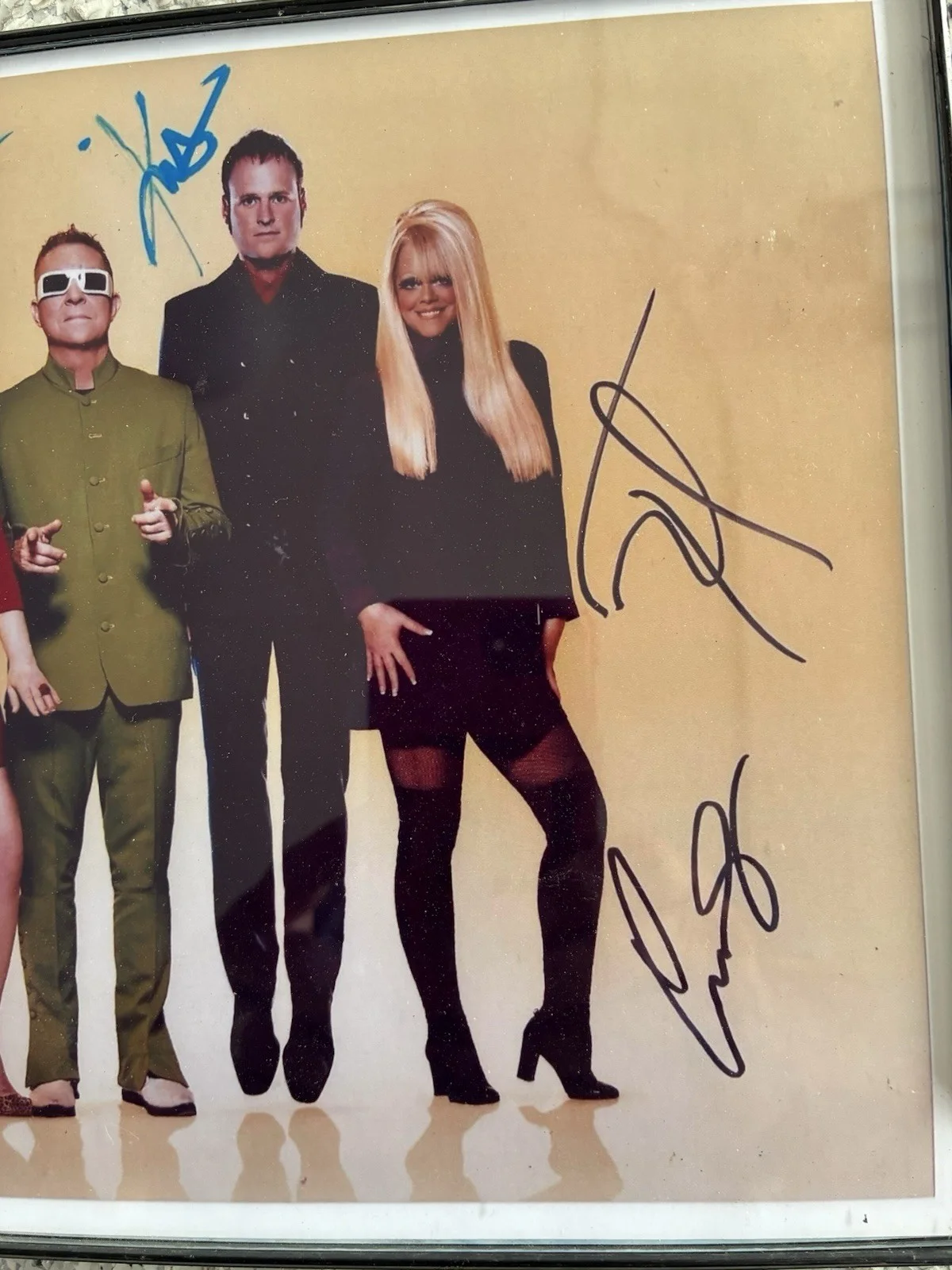 B-52’s Signed Framed Rock Music 8x10 Photo. Not Authenticated. Pre Owned., image 5