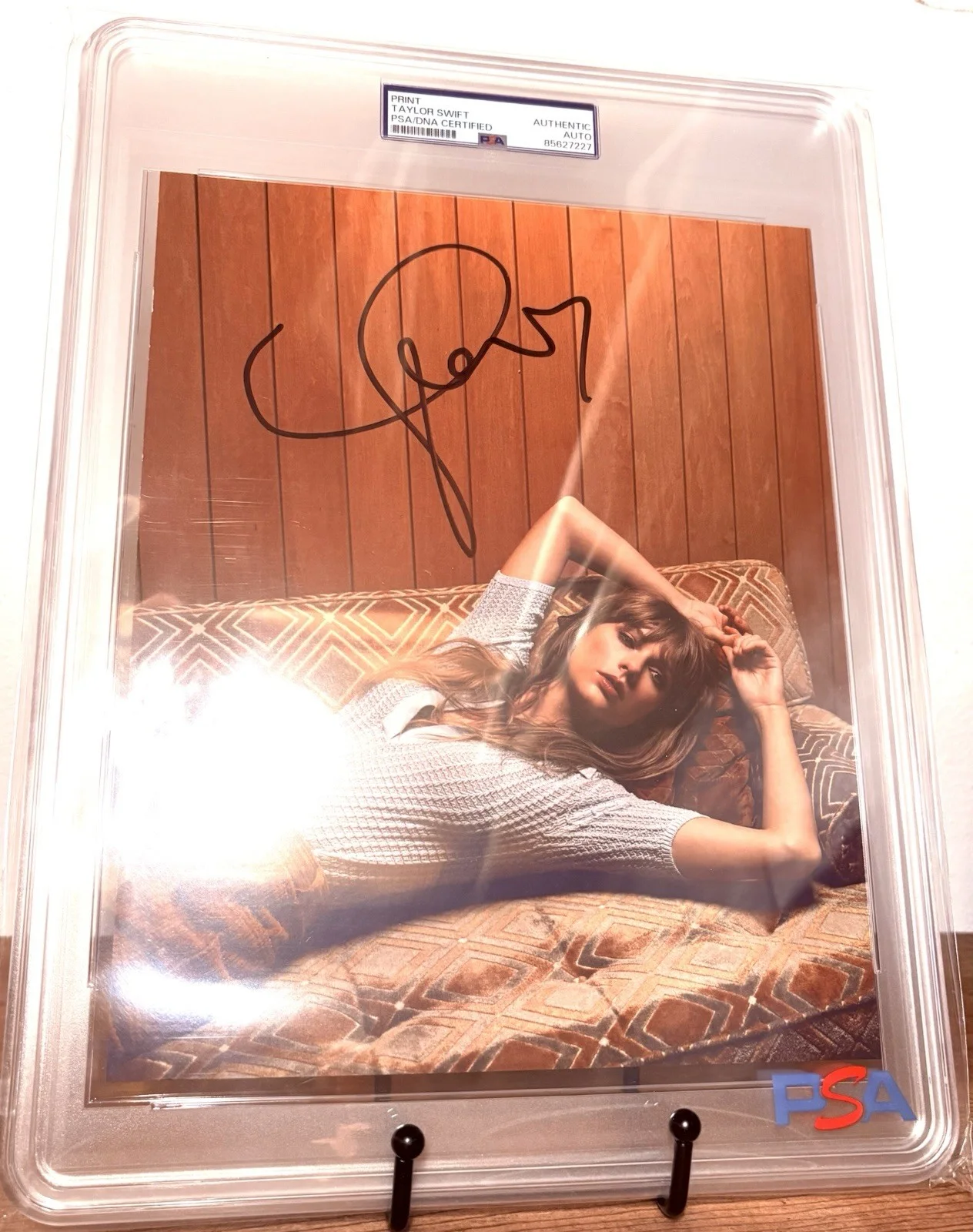 TAYLOR SWIFT SIGNED Photo PSA/DNA Auto Slabbed MIDNIGHTS B, image 2