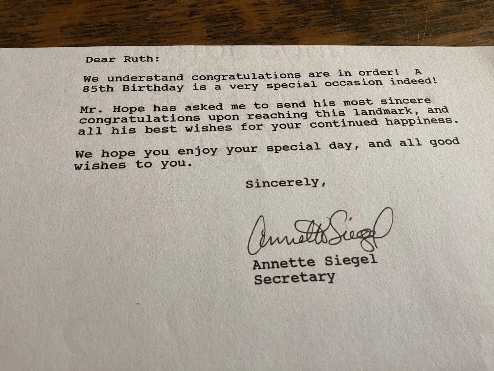 Bob Hope Signed 8x10 Photograph and Personal Letter Secretary Annette Siegel, изображение 2