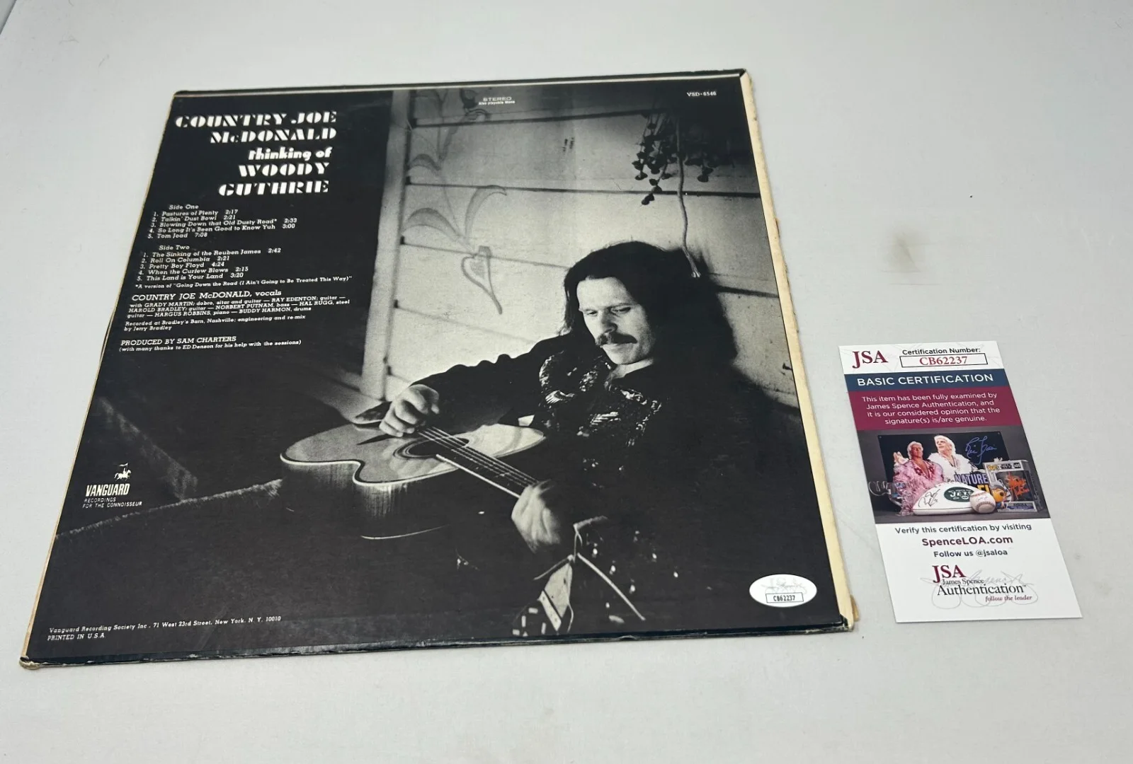 Country Joe McDonald signed Thinking of Woody Guthrie Album JSA COA, изображение 2