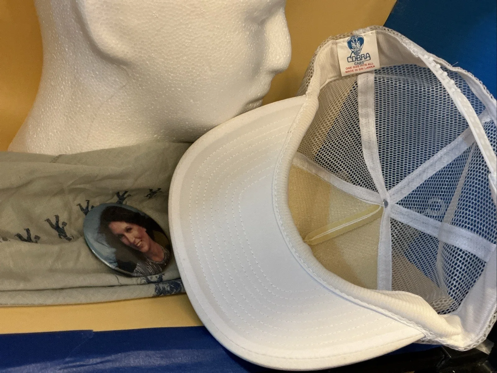 LORETTA LYNN AUTOGRAPHED HAT – WITH BANDANNA AND BUTTON., image 5