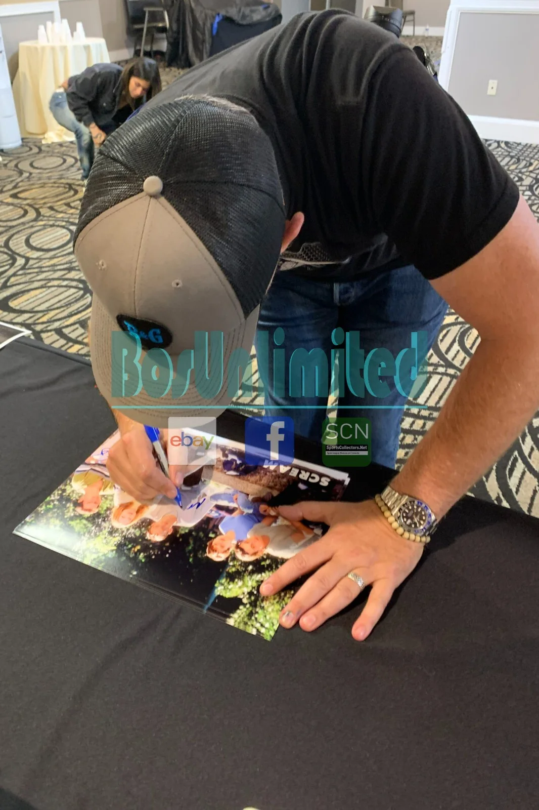 Neve Campbell — Scream Cast Signed 11x14 Photo Neve Campbell Lillard Ulrich Kennedy EXACT PROOF