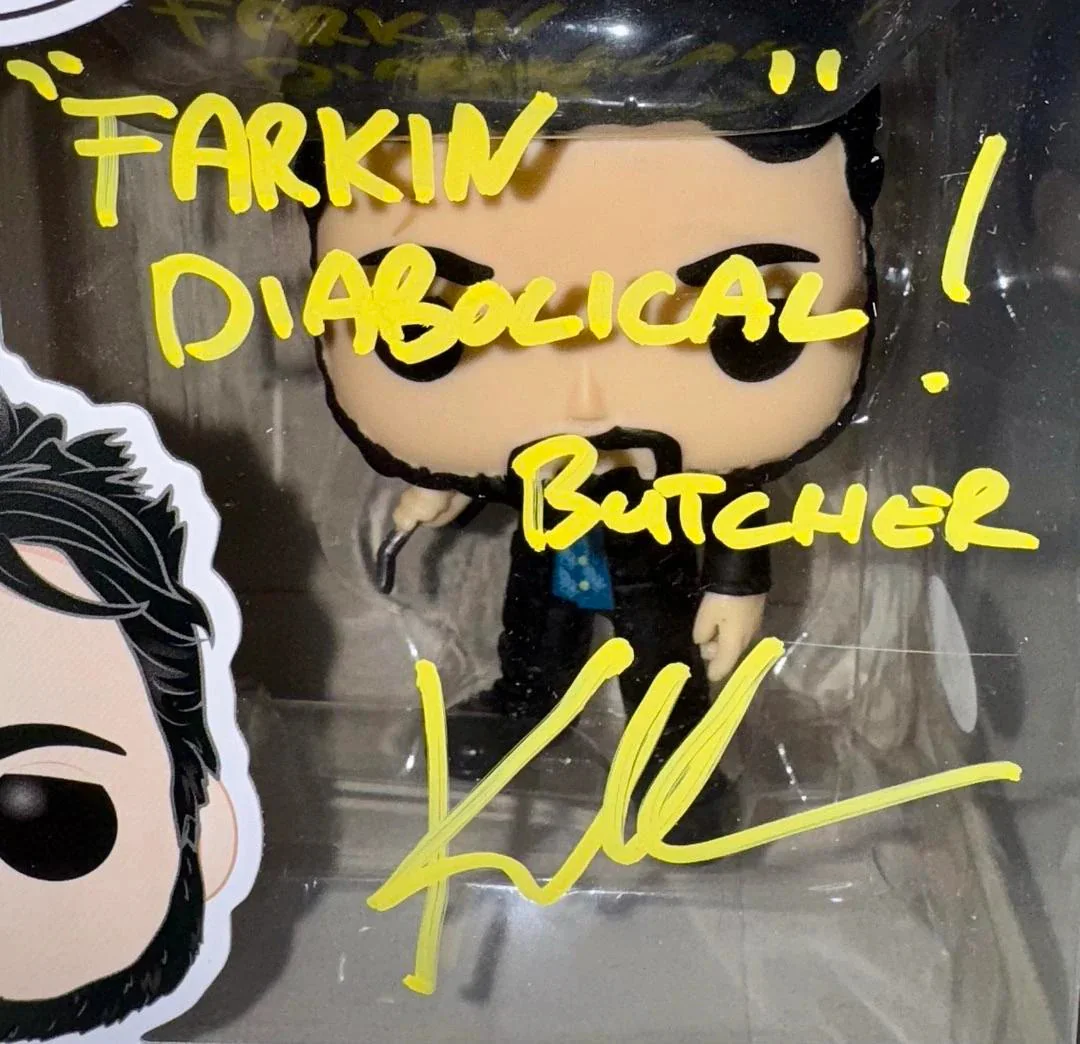 Karl Urban — Karl Urban Signed Funko Pop #977 "Billy Butcher" The Boys w/Inscription-JSA COA, изображение 3