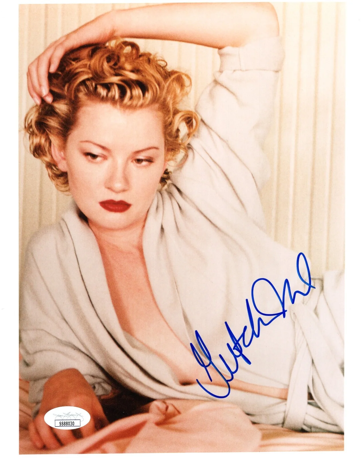 Gretchen Mol Actress Hand Signed 8x10 Photo with JSA COA, image 2