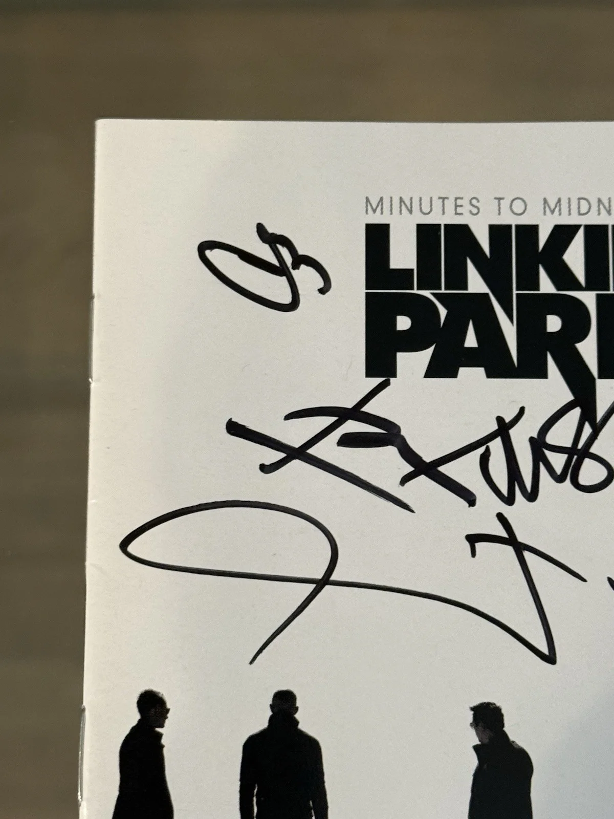 LINKIN PARK Signed MINUTES TO MIDNIGHT CD Cover X6 Chester Autographed JSA + GA, изображение 2