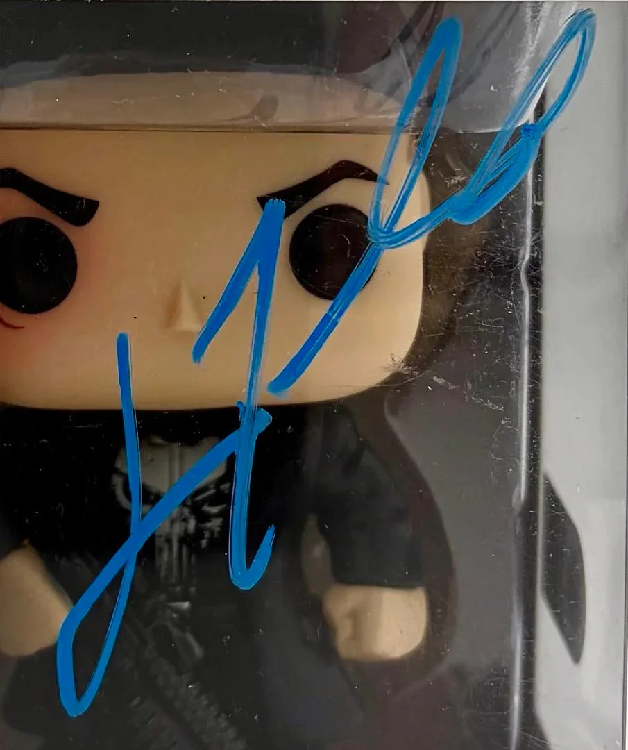 John Travolta Signed Funko Pop #216 (The Punisher) - SWAU COA, изображение 2