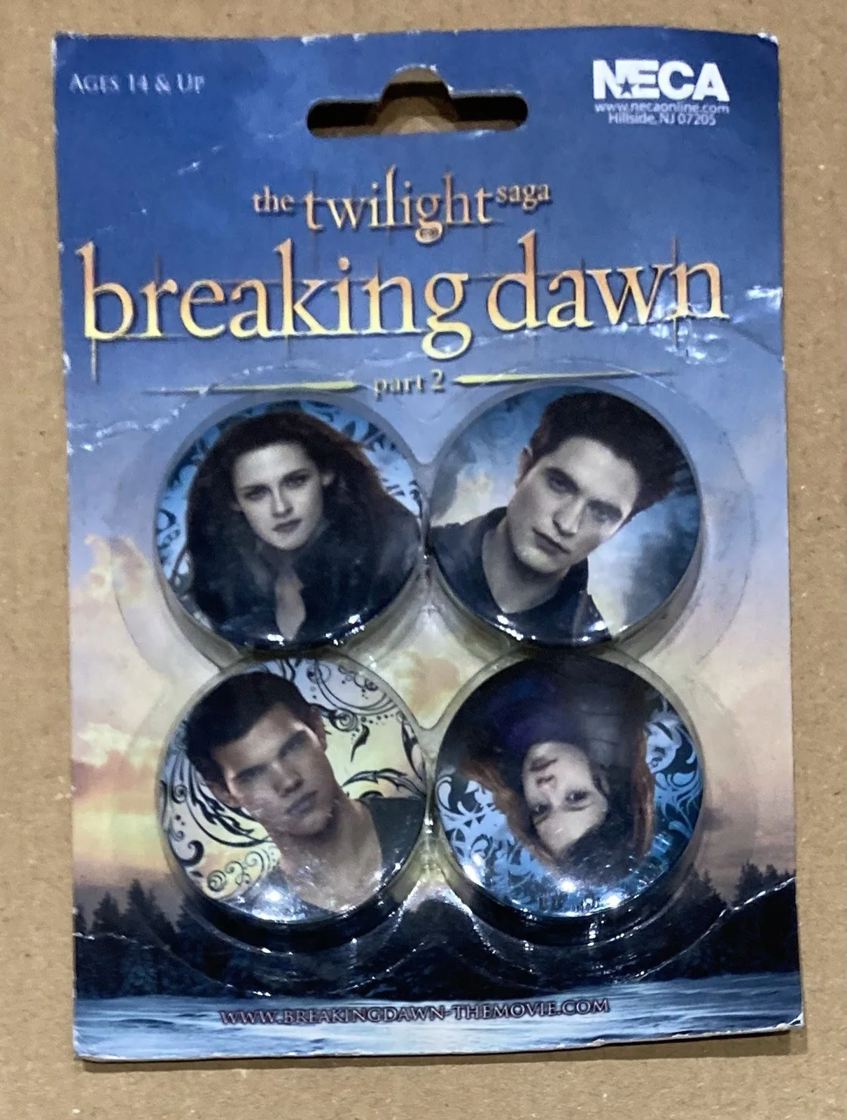 The Twilight Saga Breaking Dawn Pt 2 Lot - Edward Burst Mug & Other Merchandise, изображение 2