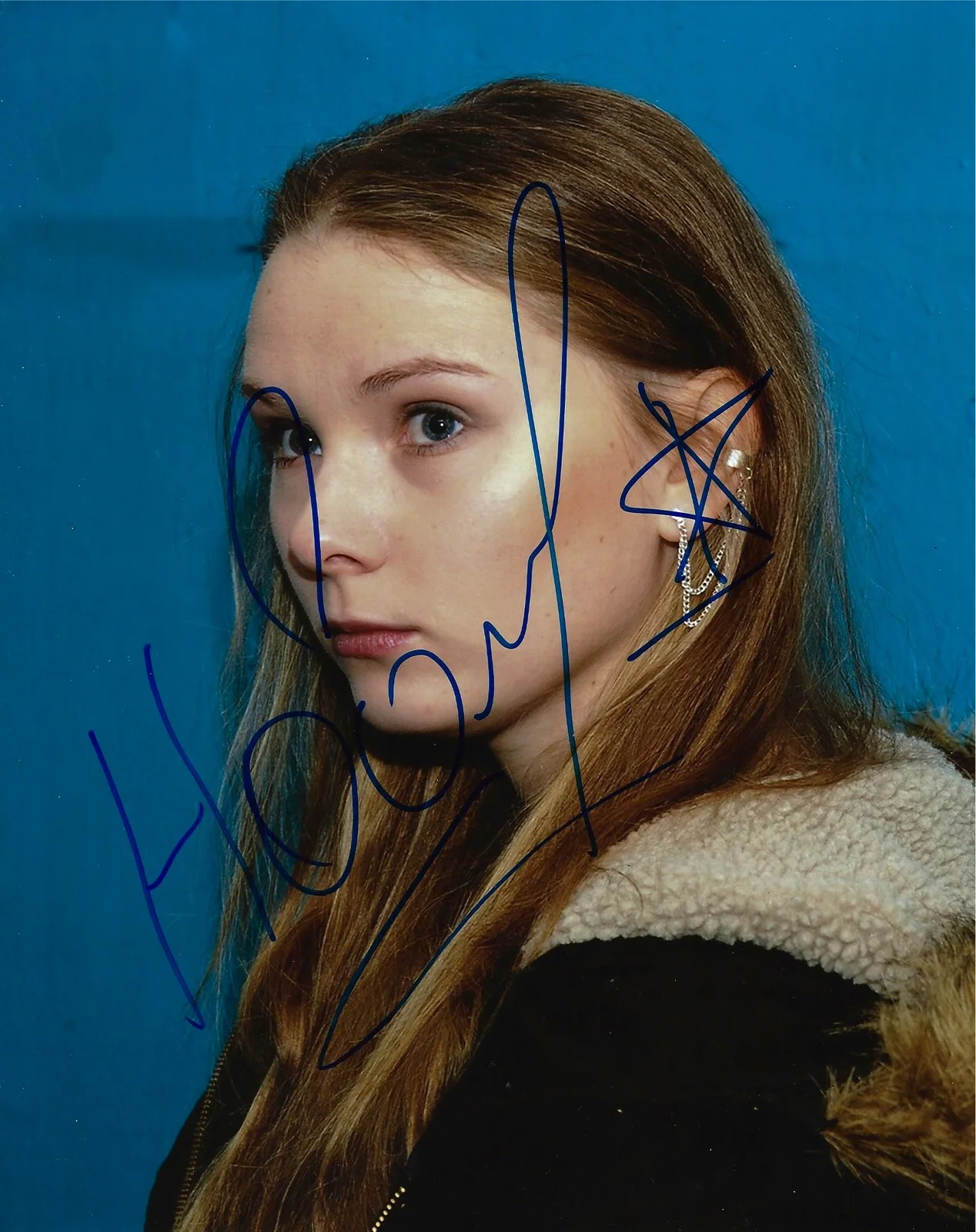 Yana Yonikova — Yana Yonikova signed The Tribe 8x10 Photo -Exact Proof