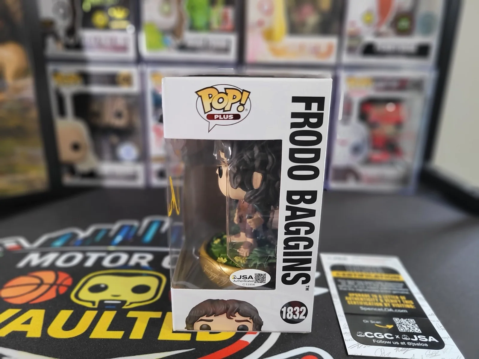 Elijah Wood — Frodo Baggins Funko Pop #1832 Glow in the Dark, Signed By Elijah Wood COA (JSA), изображение 4