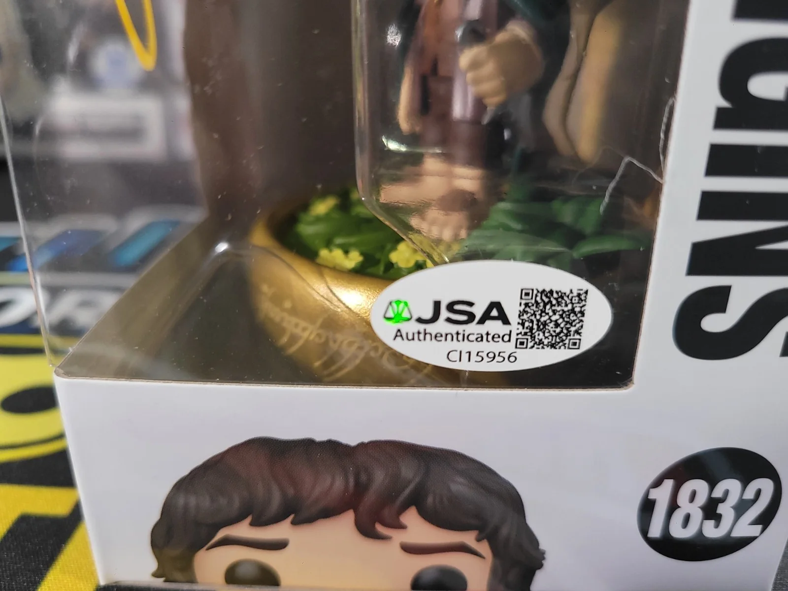 Elijah Wood — Frodo Baggins Funko Pop #1832 Glow in the Dark, Signed By Elijah Wood COA (JSA), изображение 5