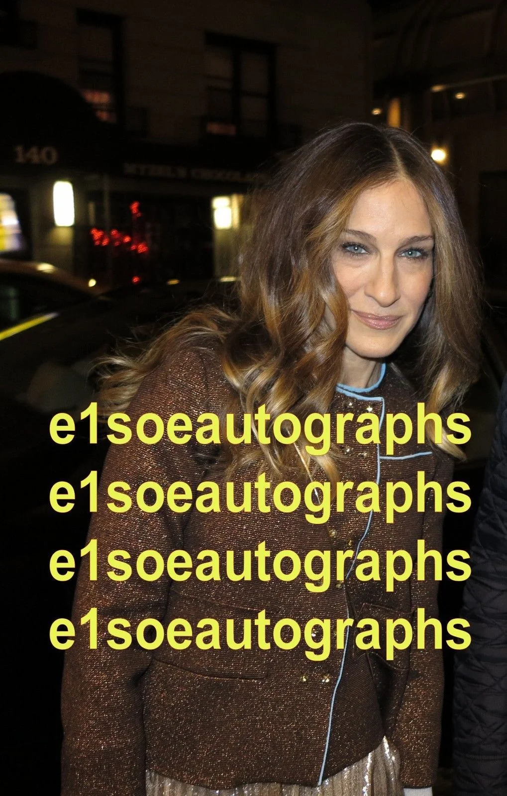 Sarah Jessica Parker — Sarah Jessica Parker signed Carrie Bradshaw 8x10 photo - Sex And The City, изображение 2