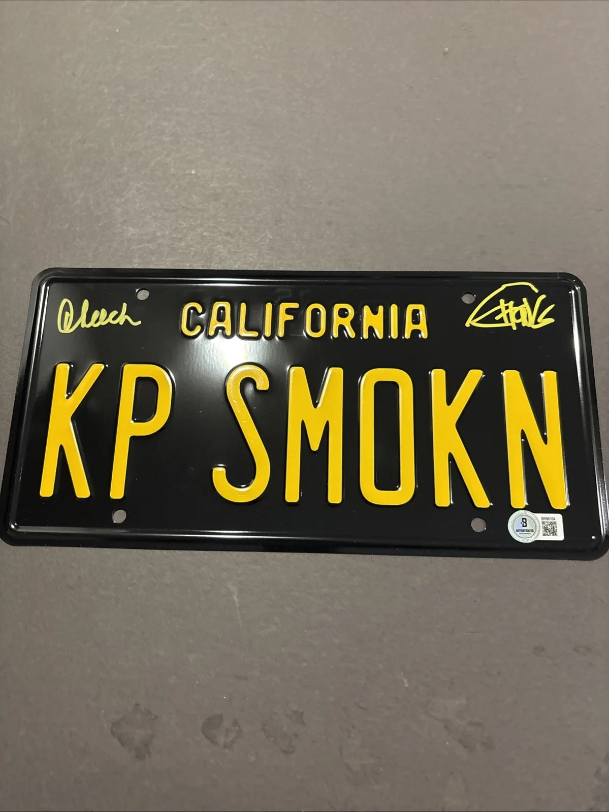 Cheech, Chong — Cheech and Chong Autographed Signed KP SMOKN & MUF DVR Lic Plates-Beckett/JSA, изображение 3