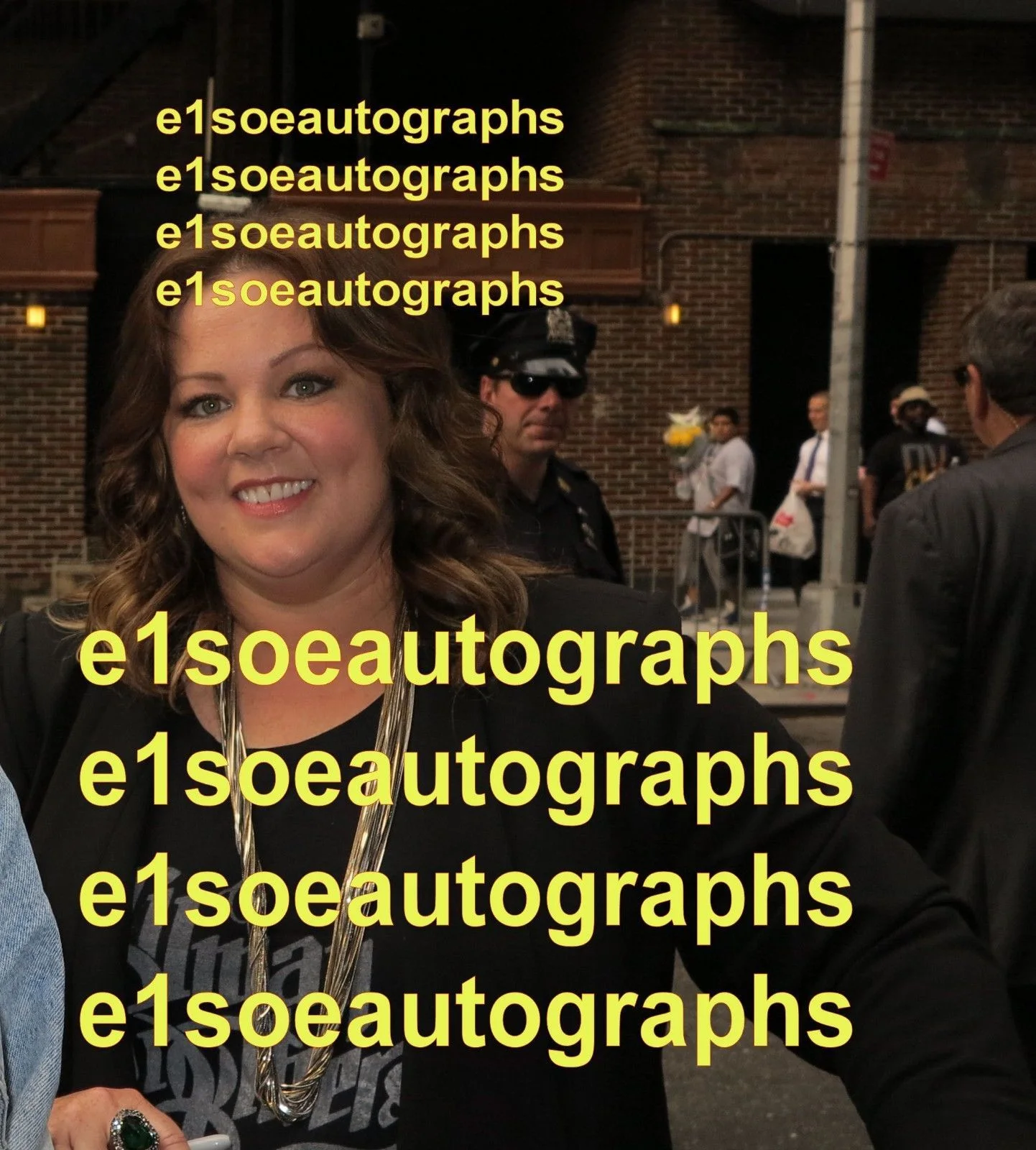 Melissa Mccarthy — Melissa McCarthy & Ben Falcone signed Tammy 8x10 photo - Exact Proof, изображение 5