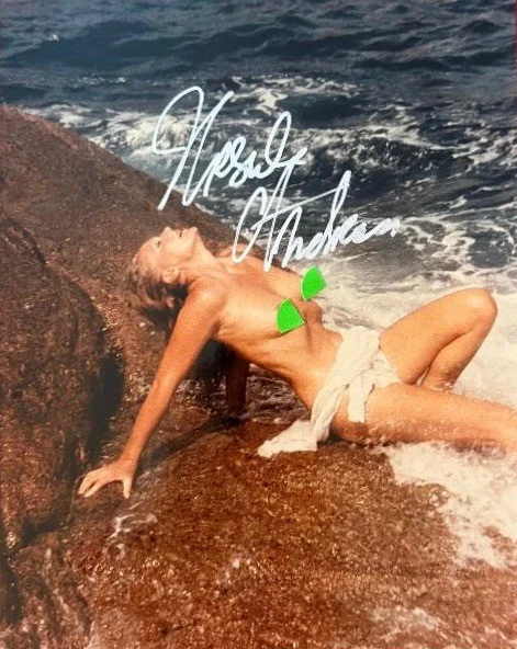 URSULA ANDRESS — URSULA ANDRESS IN PERSON SIGNED COLOR PHOTO KNOWN FOR JAMES BOND'S DR NO